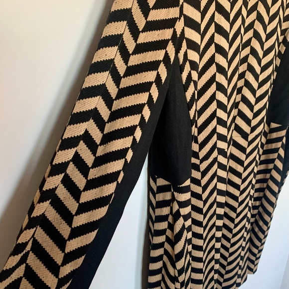 Chico’s Black and Brown Chevron Knit Sweater Size 2 - Picture 3 of 5